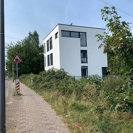 Lovely Studio West 5 * Köln